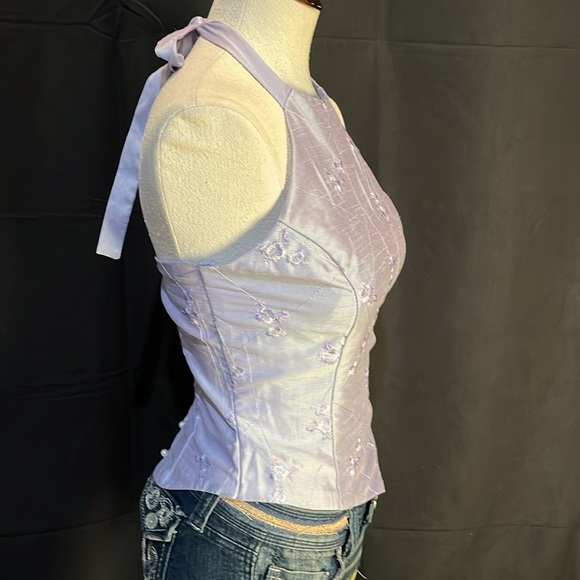 Woman’s lavender sleeveless dressy top - Picture 2 of 4